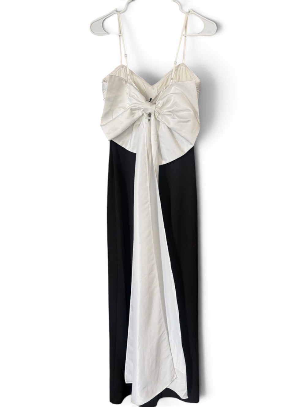 Black and White Maxi Dress with large bow - Picture 3 of 9